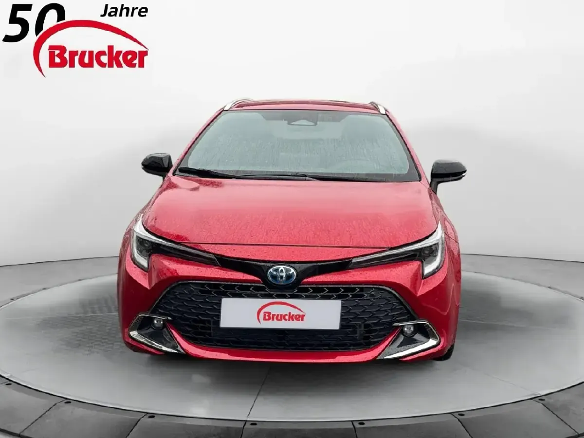 Gebraucht Toyota Corolla Hybrid Team 196 PS (144 kW) 2023 Emotional red 2 Kombi