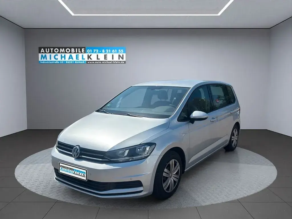 Gebraucht VW Touran Trendline 110 PS (80 kW) 2016 Silber Van / Kleinbus