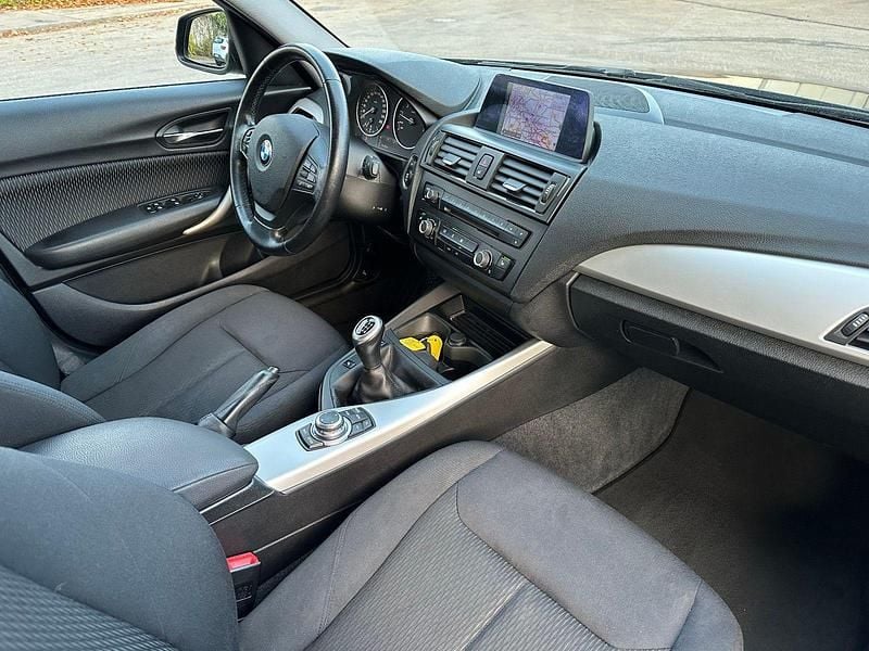 Gebraucht BMW 116 136 PS (100 kW) 2013 Schwarz Kleinwagen