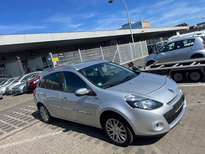 Gebraucht Renault Clio GrandTour Dynamique 101 PS (74 kW) 2010 Silber Kombi