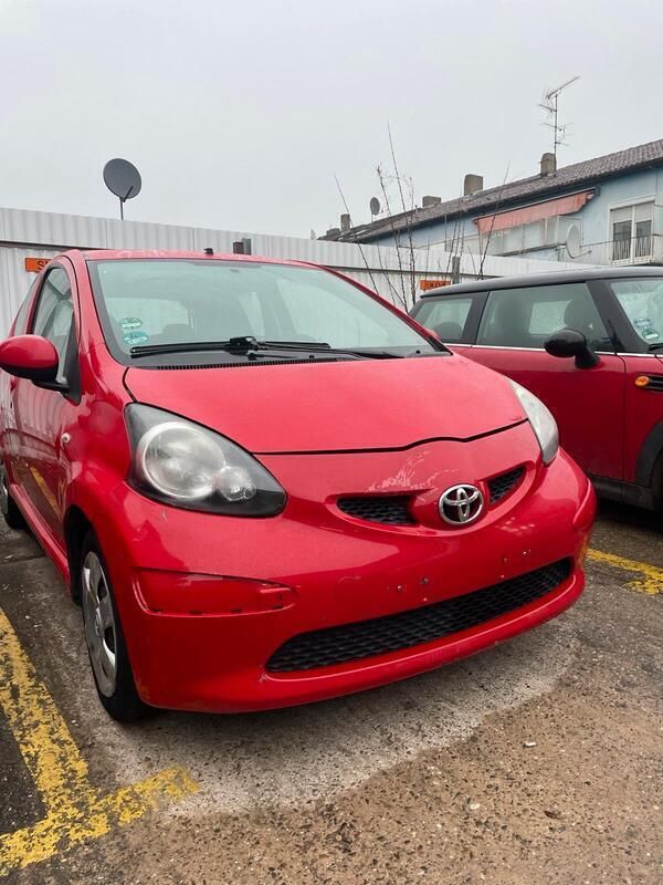 Rot Gebraucht 2008 Toyota Aygo Kleinwagen | 800 € (Fairer Preis) - Bild 1/4