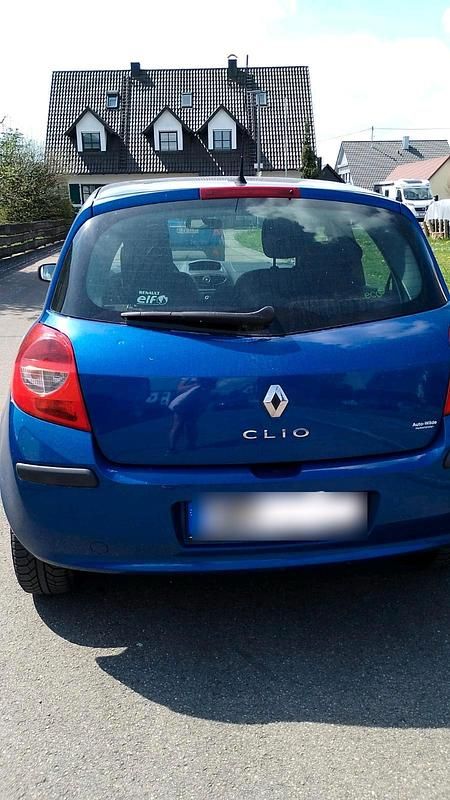 Gebraucht Renault Clio II 75 PS (55 kW) 2008 Blau Kleinwagen