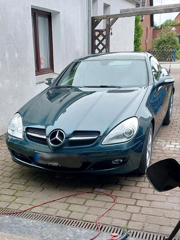 Grün Gebraucht 2008 Mercedes SLK200 Cabrio | 14.000 € (Etwas zu teuer) - Bild 1/4