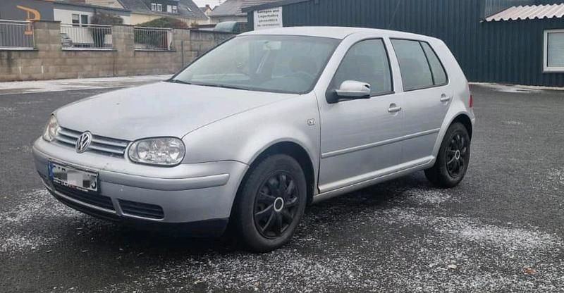 Silber Gebraucht 2003 VW Golf Limousine | 2.200 € (Guter Preis) - Bild 1/4