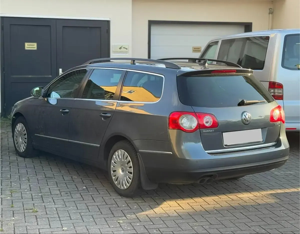 Gebraucht VW Passat 140 PS (102 kW) 2010 Grau Kombi