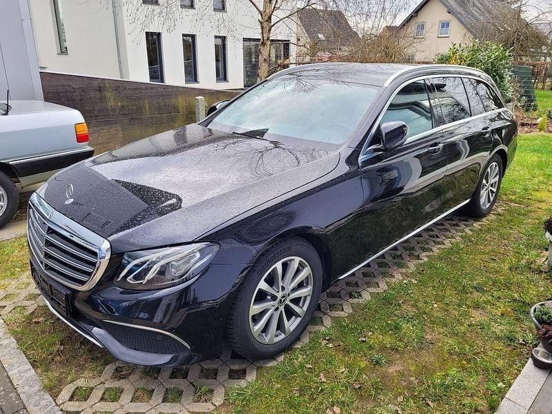 Gebraucht Mercedes E200 160 PS (117 kW) 2020 Schwarz Kombi
