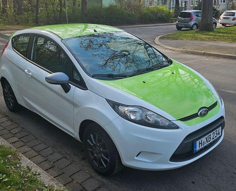 Usata Ford Fiesta Ambiente 60 CV (44 kW) 2012 Bianco Utilitaria