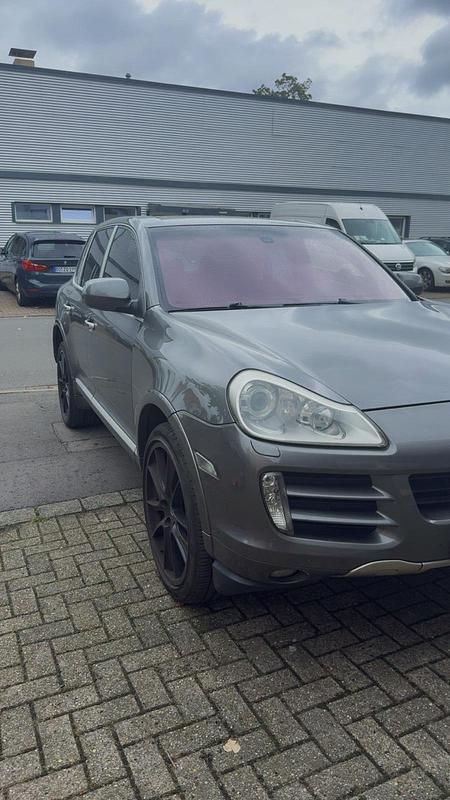 Grau Gebraucht 2007 Porsche Cayenne SUV | 8.000 € (Fairer Preis) - Bild 1/4