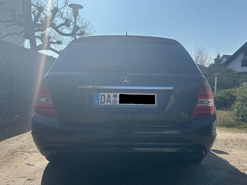 Gebraucht Mercedes C200 Elegance 136 PS (100 kW) 2012 Schwarz Kombi
