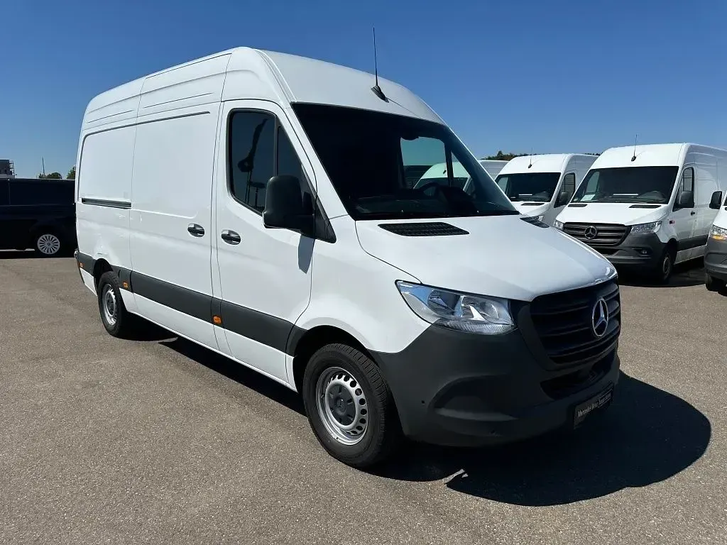 Gebraucht Mercedes Sprinter 170 PS (125 kW) 2025 Arktikweiß Van