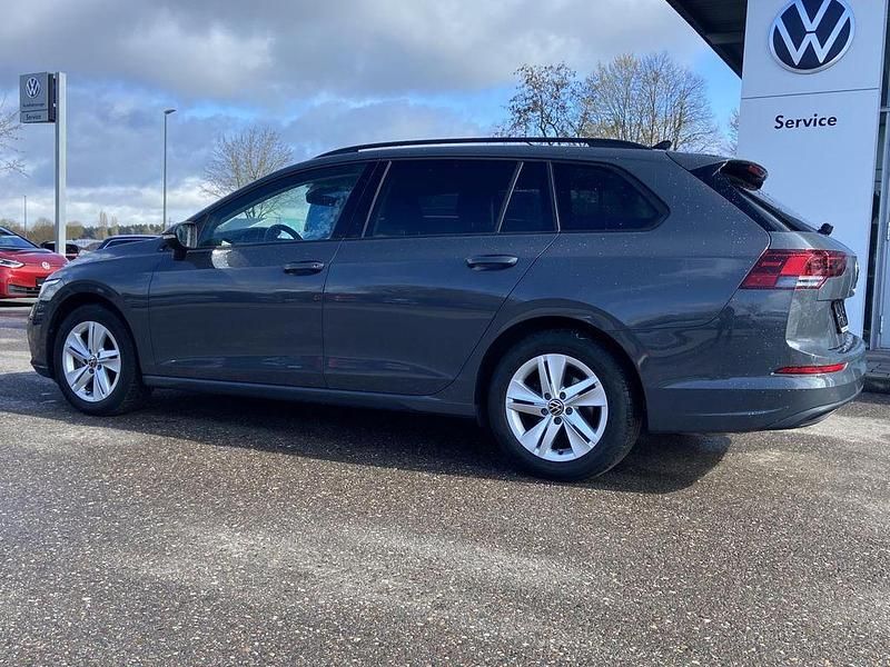 Gebraucht VW Golf VIII Active 150 PS (110 kW) 2023 Delfingrau metallic Kombi