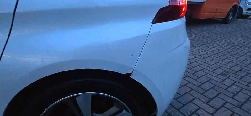 Gebraucht Peugeot 308 115 PS (84 kW) 2013 Weiß Limousine