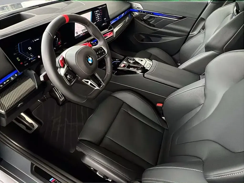 Używany BMW M5 Performance 727 KM (534 kW) 2025 Szary Sedan/Limuzyna