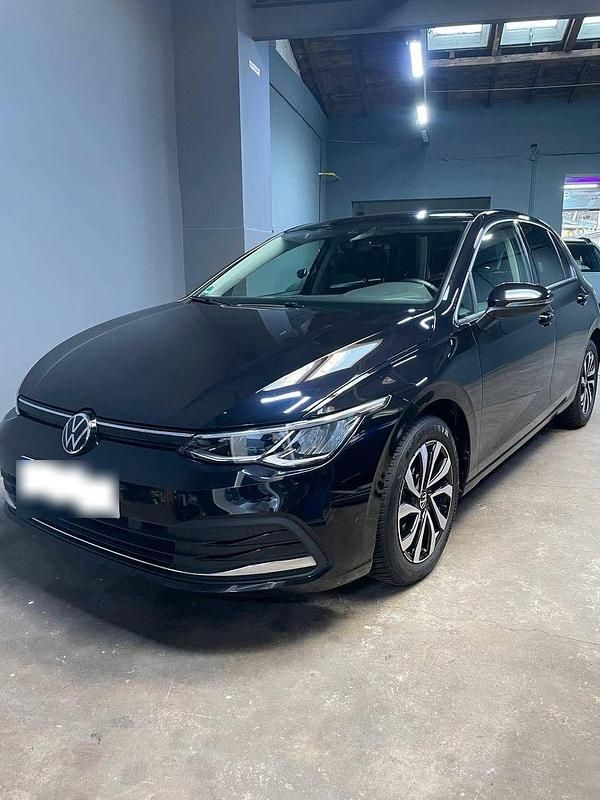 Gebraucht VW Golf VIII Active 150 PS (110 kW) 2022 Schwarz Limousine