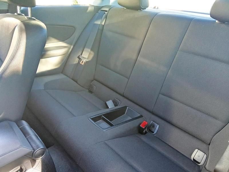 Gebraucht BMW 123 Coupé 204 PS (150 kW) 2011 Silber Coupé