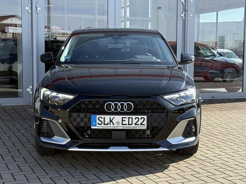 Gebraucht Audi A1 Ambiente 116 PS (85 kW) 2026 Schwarz metallic SUV