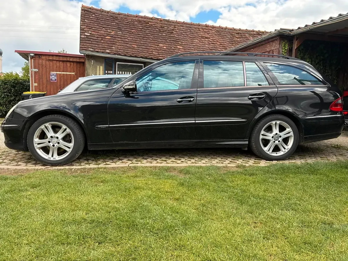 Gebraucht Mercedes E280 231 PS (169 kW) 2008 Schwarz Kombi
