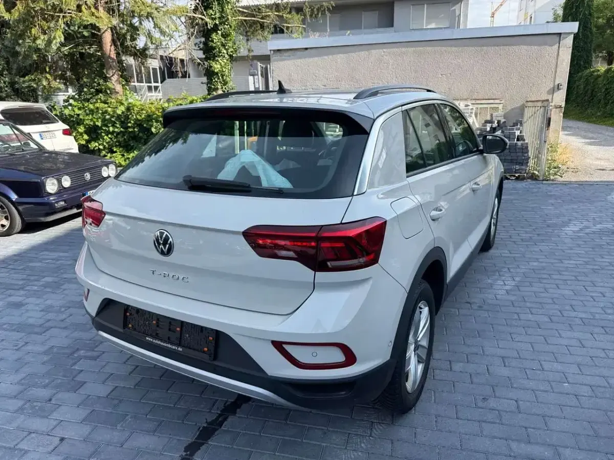 Gebraucht VW T-Roc Life 150 PS (110 kW) 2023 Ascotgrau SUV