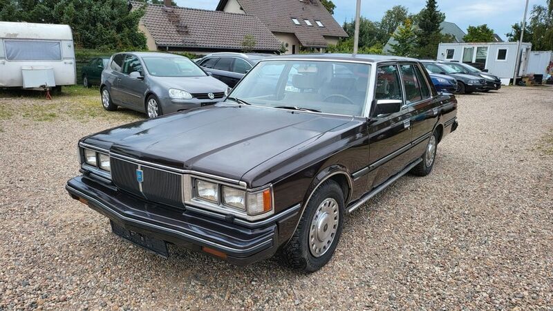 Braun Gebraucht 1982 Toyota Crown Limousine | 7.590 € - Bild 1/4