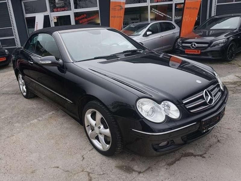 Obsidianschwarz metalliclack Gebraucht 2007 Mercedes CLK350 Cabrio | 11.590 € (Etwas zu teuer) - Bild 1/4