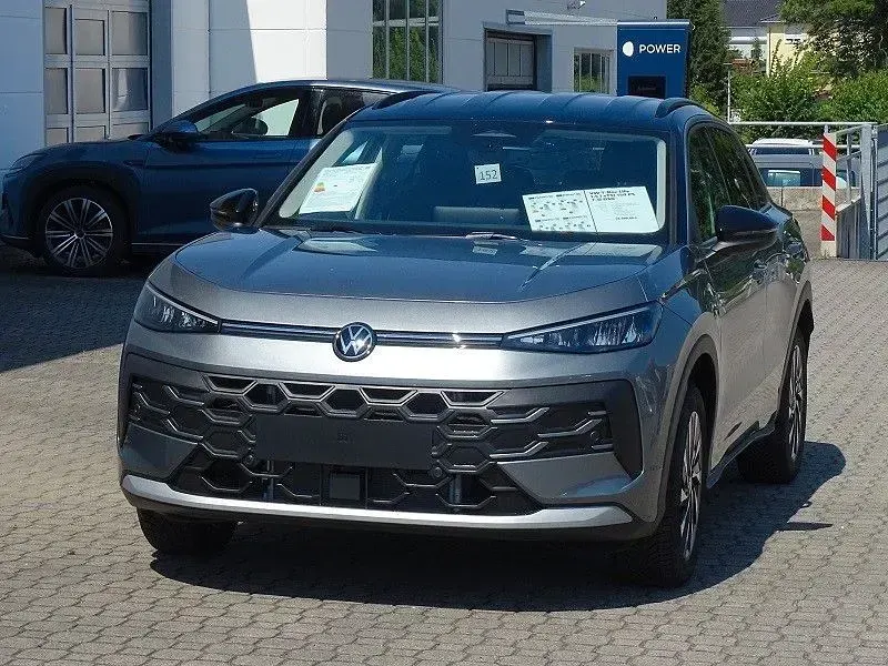 Neu VW T-Roc 150 PS (110 kW) 2026 Grau SUV