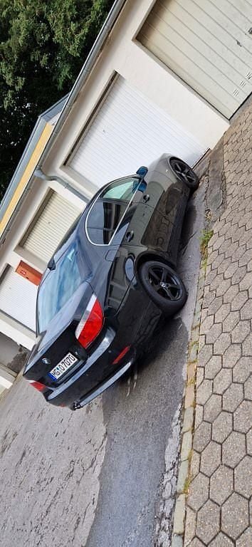 Schwarz Gebraucht 2004 BMW 520 Limousine | 4.200 € (Fairer Preis) - Bild 1/4