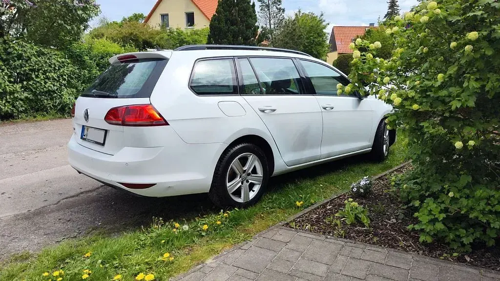 Gebraucht VW Golf VII 105 PS (77 kW) 2013 Weiß Kombi