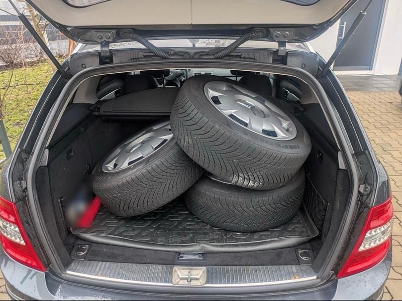 Gebraucht Mercedes C250 2010 Grün Kombi