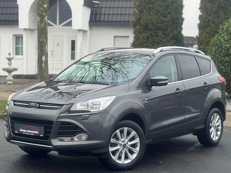 Gebraucht Ford Kuga Titanium 150 PS (110 kW) 2016 Grau SUV