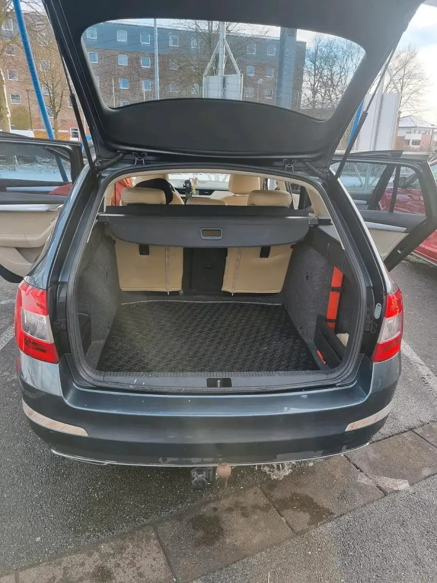 Gebraucht Skoda Octavia 150 PS (110 kW) 2015 Grau Kombi