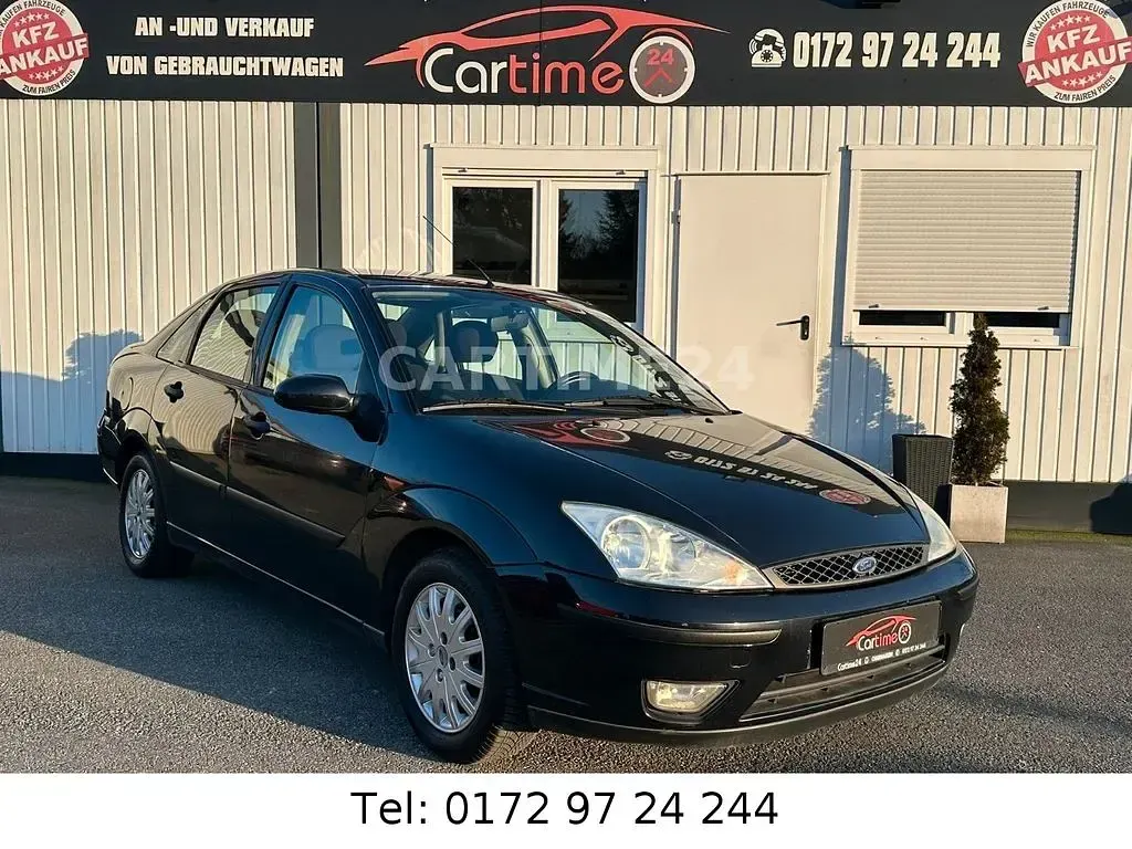 Używany Ford Focus 101 KM (74 kW) 2002 Czarny Sedan/Limuzyna