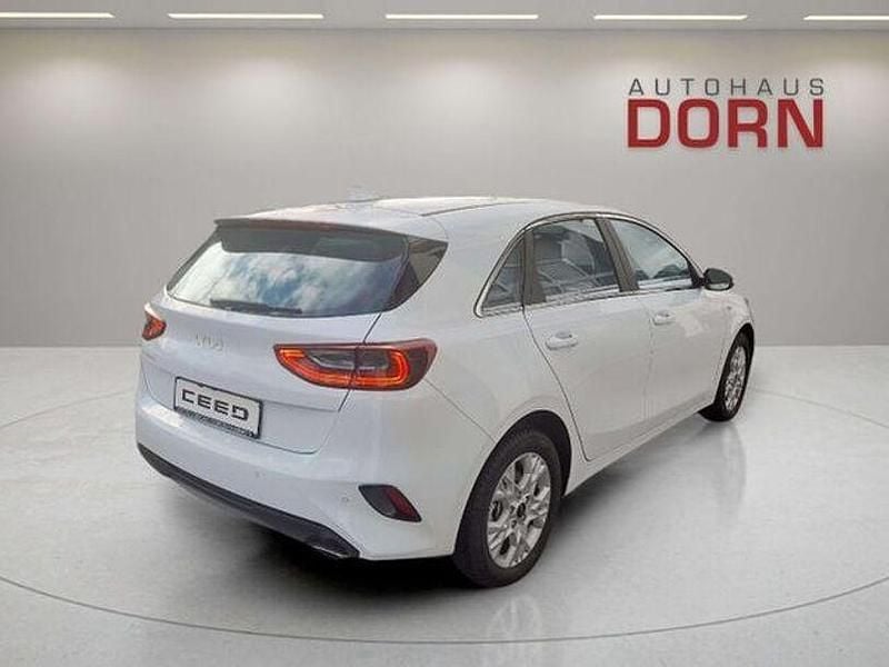 Gebraucht Kia Ceed Vision 101 PS (74 kW) 2025 Carraraweiss Kleinwagen