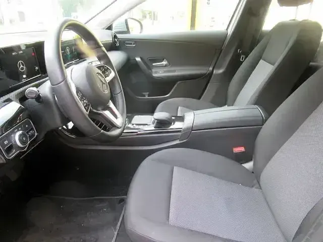 Gebraucht Mercedes A250 218 PS (160 kW) 2022 Silber Limousine