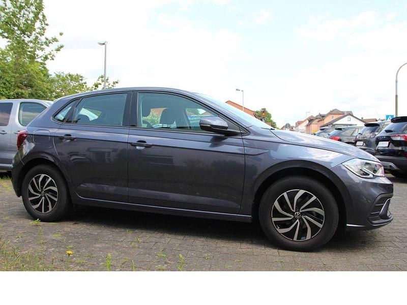 Gebraucht VW Polo Active 95 PS (69 kW) 2024 Grau Kleinwagen