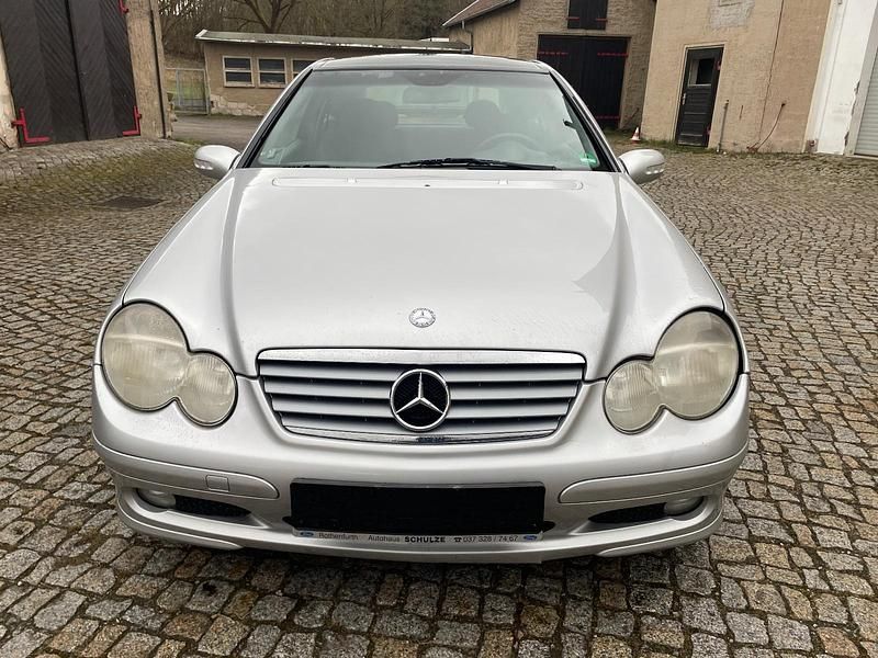Gebraucht Mercedes C200 163 PS (119 kW) 2002 Silber Coupé