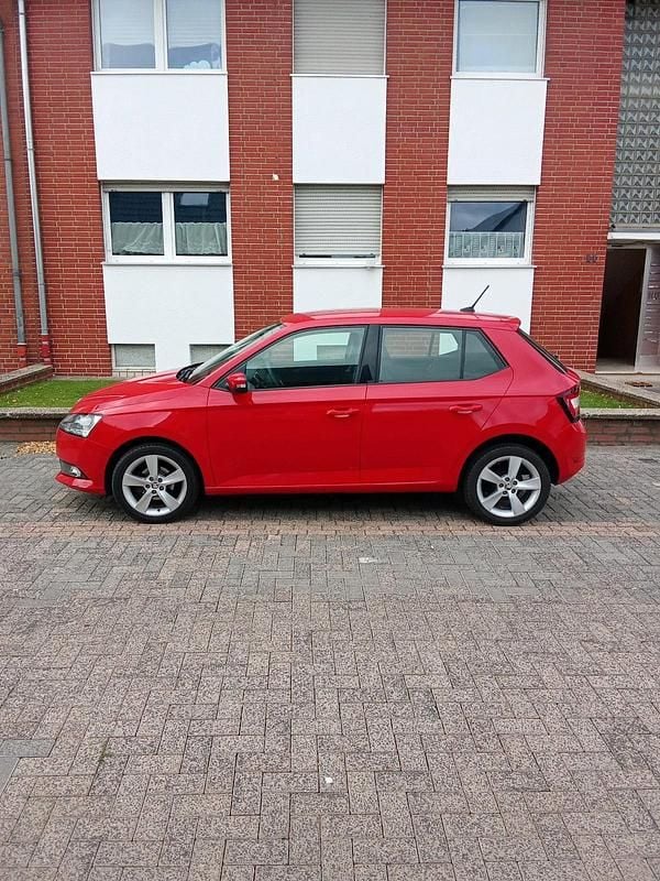Gebraucht Skoda Fabia Cool Plus 60 PS (44 kW) 2019 Rot Kleinwagen
