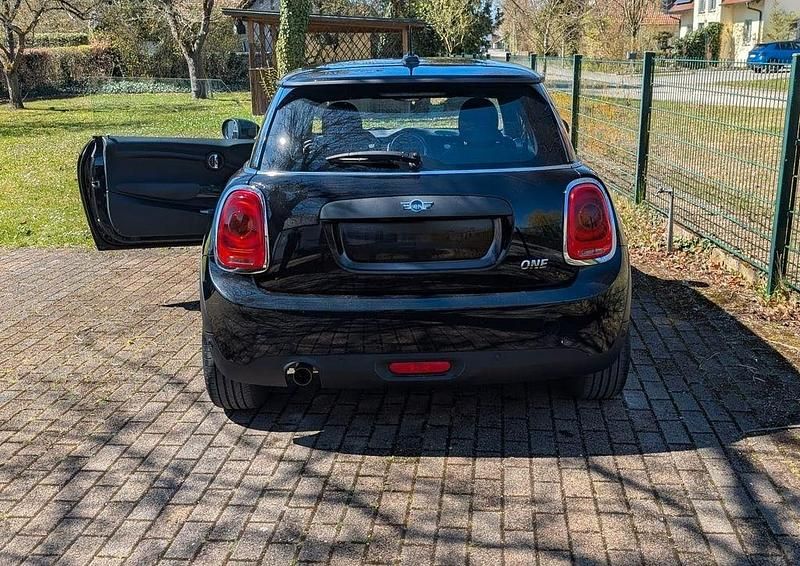 Second-hand Mini ONE 102 CP (75 kW) 2020 Negru Hatchback