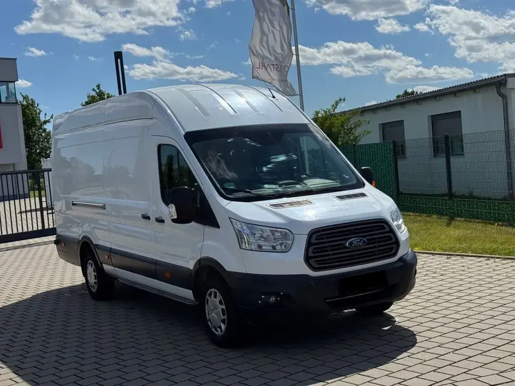 Gebraucht Ford Transit 131 PS (96 kW) 2018 Weiß Van / Kleinbus