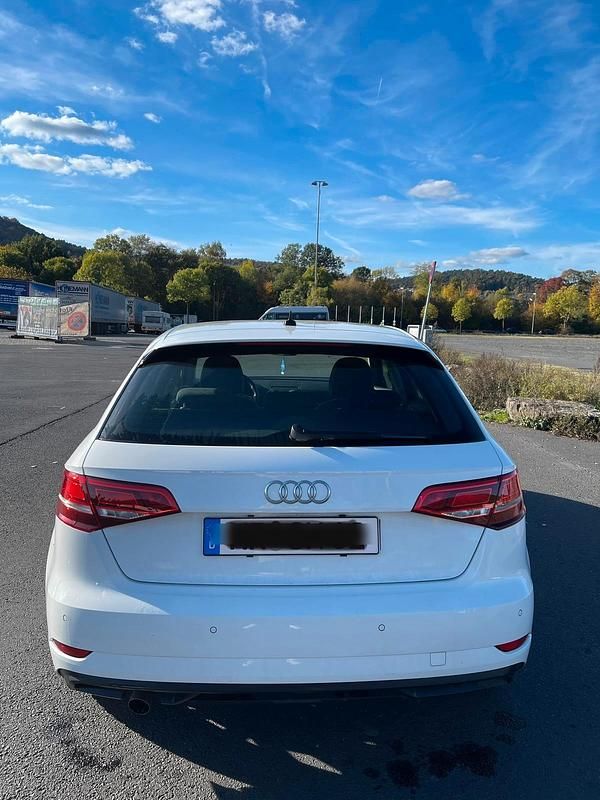 Gebraucht Audi A3 Sportback 116 PS (85 kW) 2020 Weiß Kleinwagen