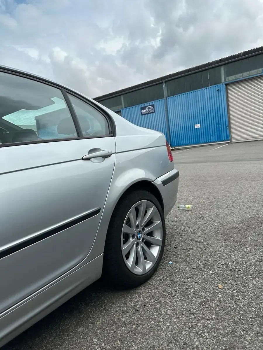 Gebraucht BMW 320 150 PS (110 kW) 2002 Limousine