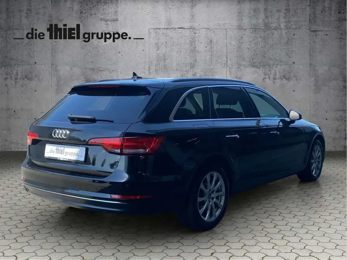 Gebraucht Audi A4 Ambiente 150 PS (110 kW) 2018 Schwarz Kombi
