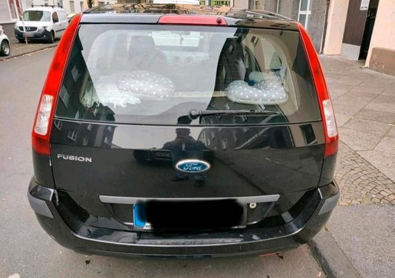 Gebraucht Ford Fusion 80 PS (58 kW) 2009 Schwarz Kleinwagen