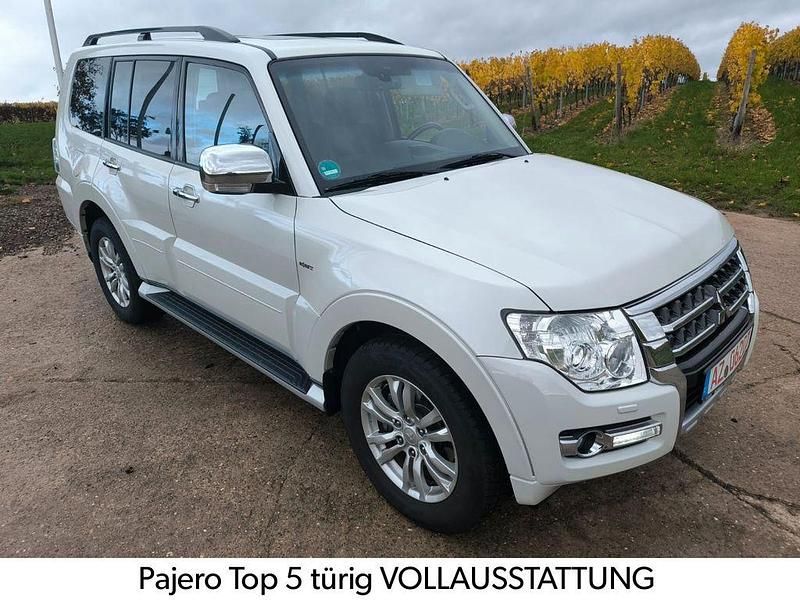 Weiß Gebraucht 2015 Mitsubishi Pajero Top SUV | 30.990 € (Fairer Preis) - Bild 1/4