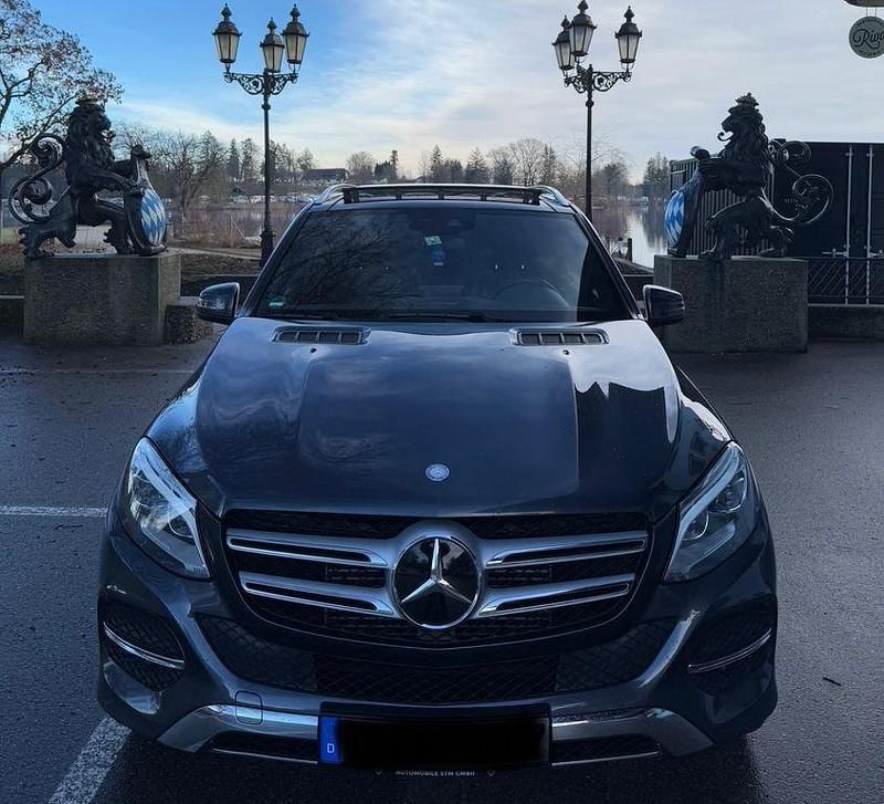 Grau Gebraucht 2015 Mercedes GLE350 AMG SUV | 25.900 € (Guter Preis) - Bild 1/4