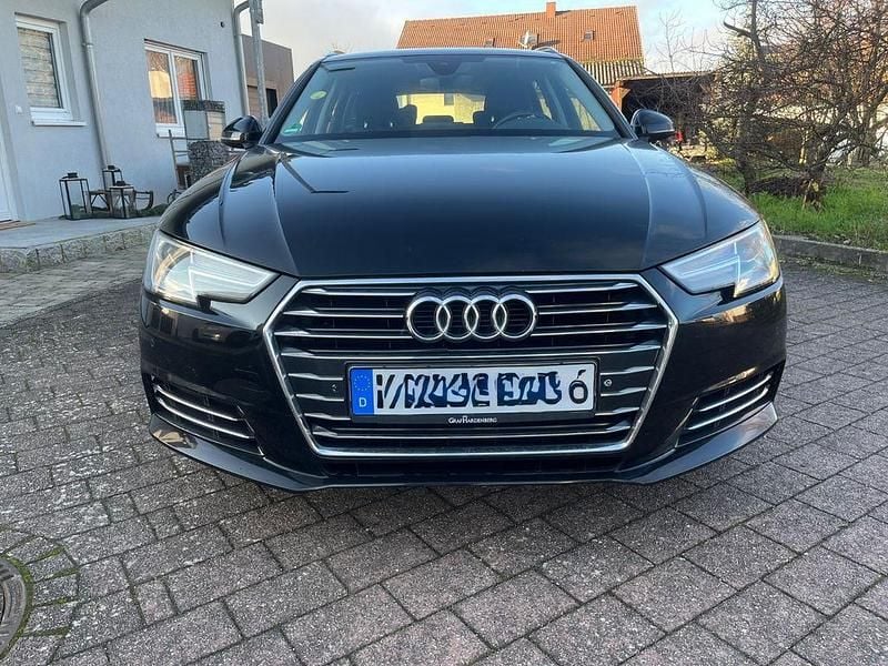 Schwarz Gebraucht 2018 Audi A4 Design Kombi | 13.900 € (Guter Preis) - Bild 1/4
