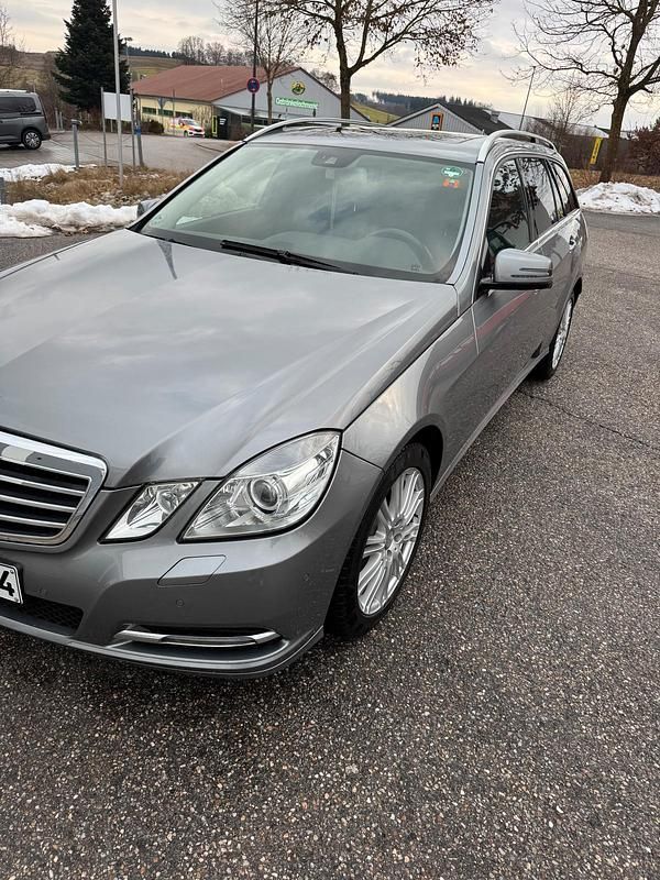 Gebraucht Mercedes E350 265 PS (194 kW) 2012 Grau Kombi