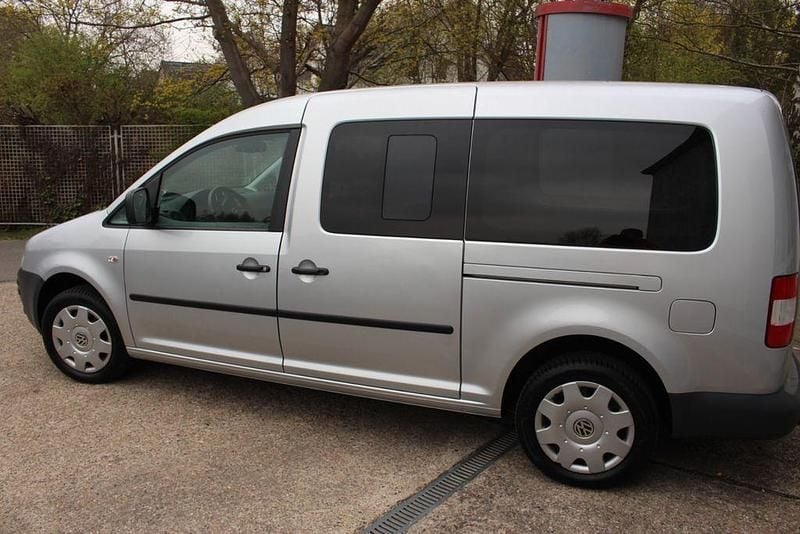 Gebraucht VW Caddy Maxi 109 PS (80 kW) 2010 Silber Van / Kleinbus