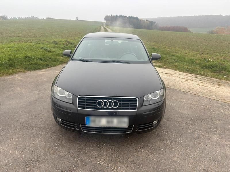 Grau Gebraucht 2004 Audi A3 Kleinwagen | 2.490 € (Etwas zu teuer) - Bild 1/4