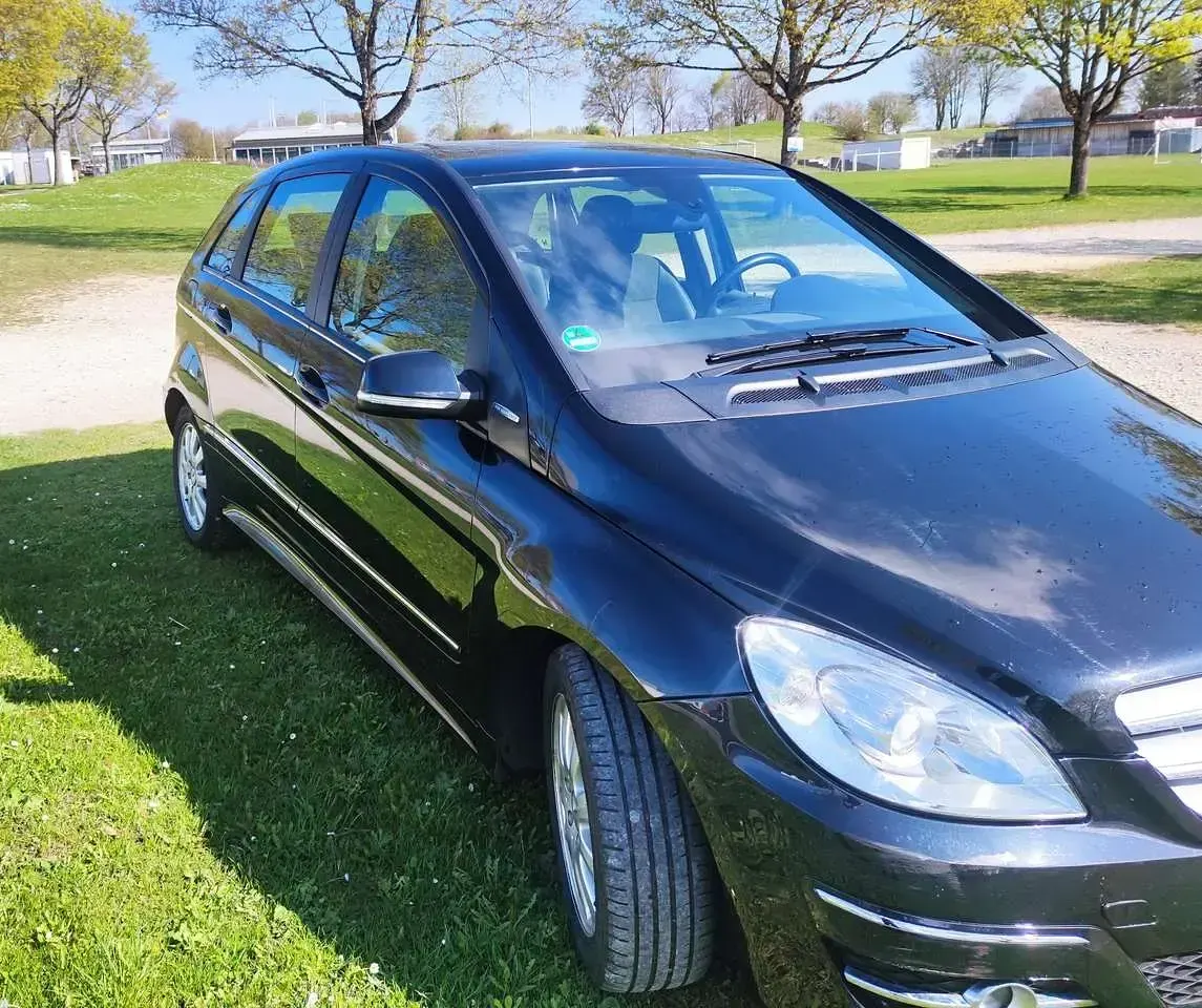 Gebraucht Mercedes B160 95 PS (69 kW) 2011 Schwarz Van / Kleinbus