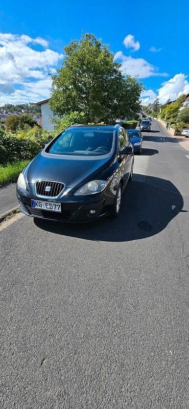 Schwarz Gebraucht 2013 Seat Altea XL Van / Kleinbus | 3.150 € (Teuer) - Bild 1/4
